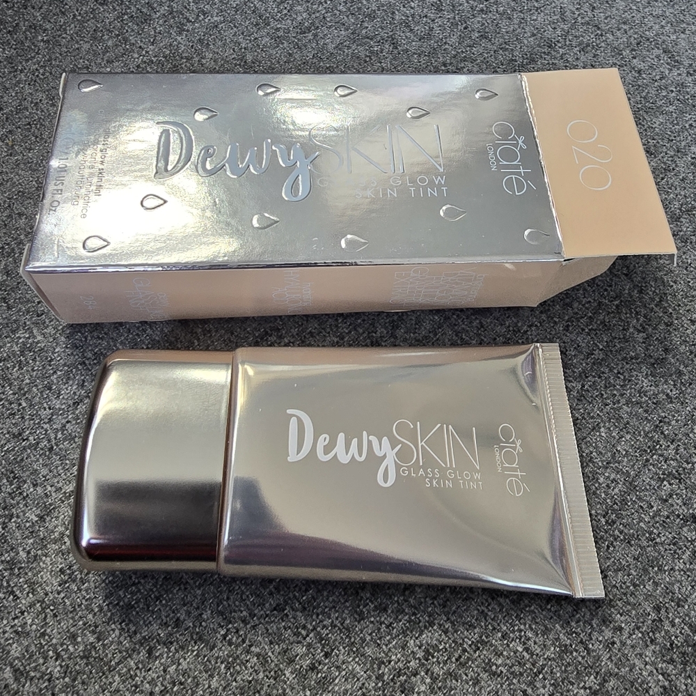 Ciate London Dewy Skin Glass Glow Skin Tint 020